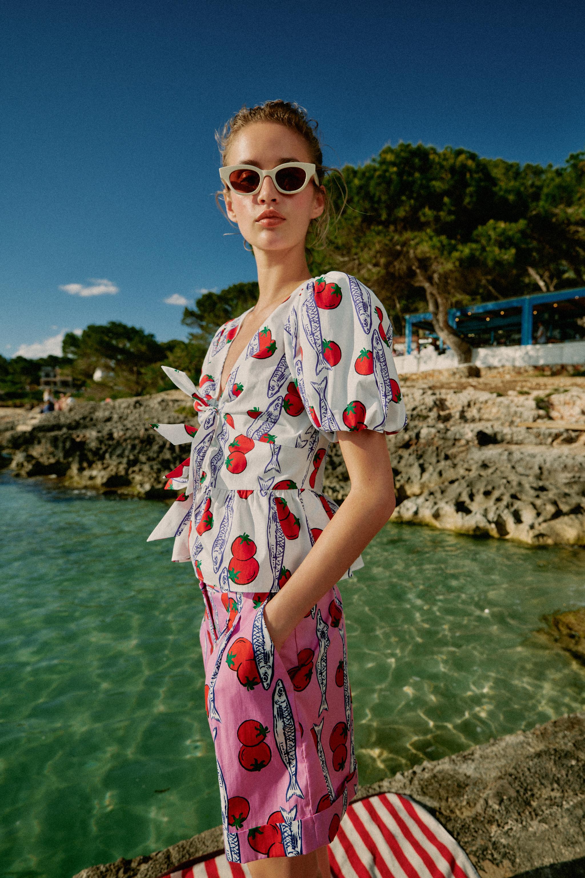 PRINTED PLEATED SHORTS